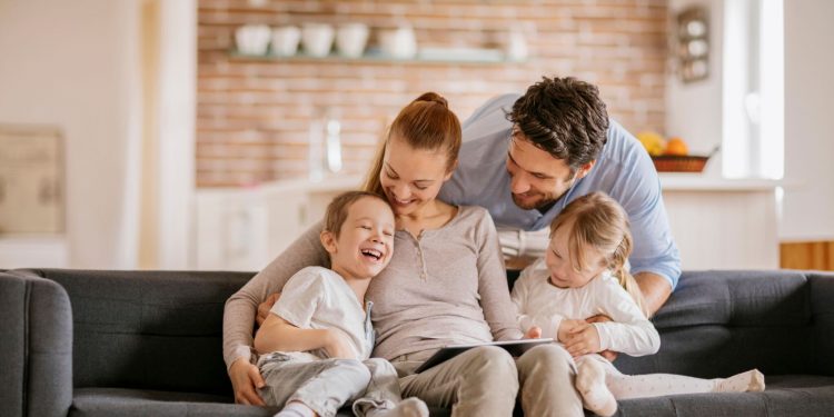 A borda e o brilho do pélago – Por J. Flávio Vieira