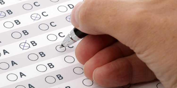 Prefeitura de Jaguaribe abre concurso público para 231 vagas; salário de até R$ 9,8 mil