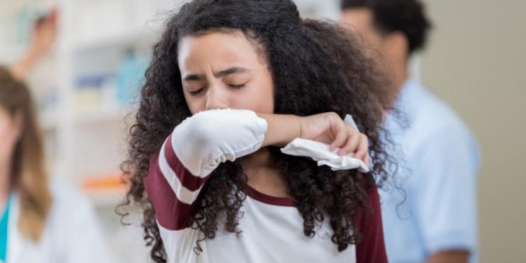 Coronavírus: quando a tosse é preocupante? Com catarro é pior ou seca?