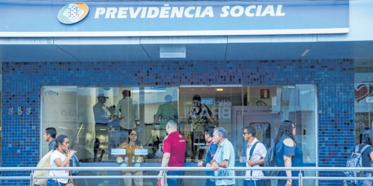 Cai fila de espera por benefícios do INSS no Ceará