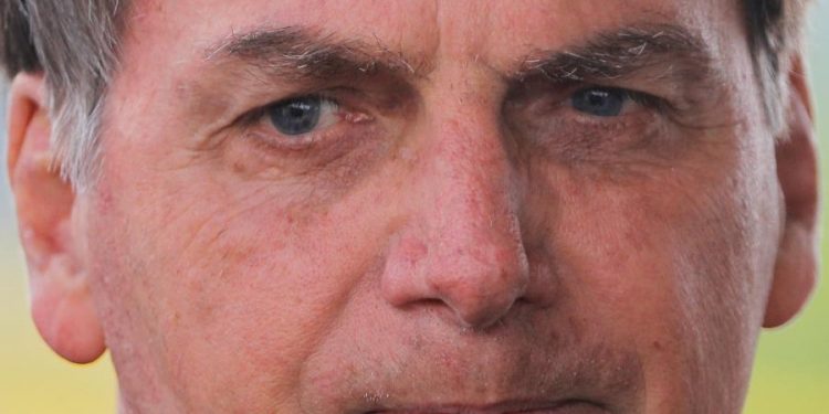 Bolsonaro testa negativo para o novo coronavírus
