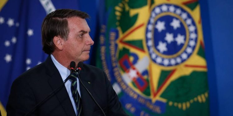 Sem apresentar provas, Bolsonaro diz que houve fraude nas eleições de 2018