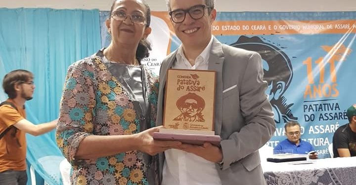 Na comemoração dos 111 anos do poeta popular, cordelista Josenir Lacerda recebe “Comenda Patativa do Assaré”