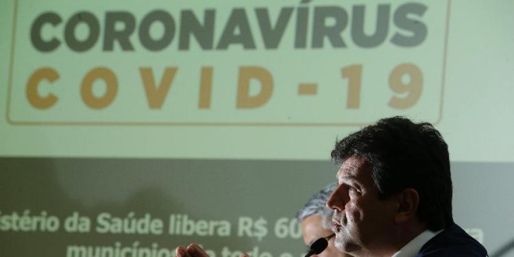 Vai para 111 número de mortos no Brasil causado por coronavírus; país tem 3.904 casos