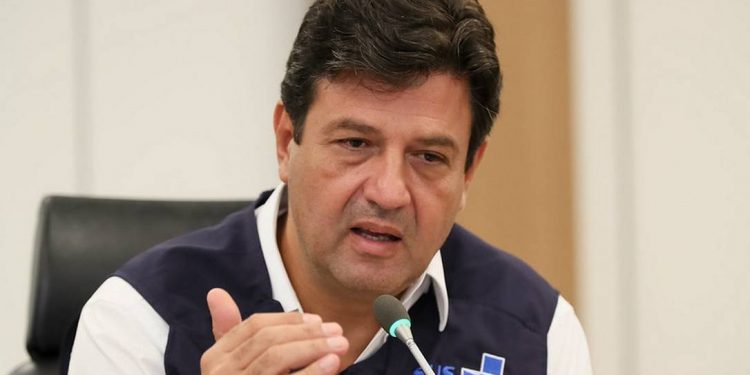 Após fala de Bolsonaro, Mandetta diz que fica e pede racionalidade em quarentena