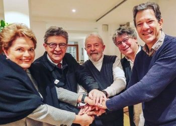 Lula e Dilma se encontram com políticos franceses em Paris