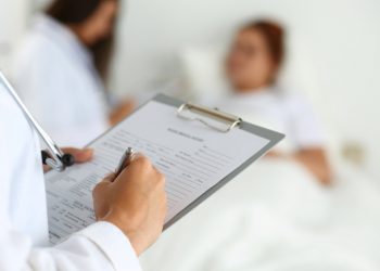 Governo pede ajuda a médicos cubanos para enfrentar coronavírus