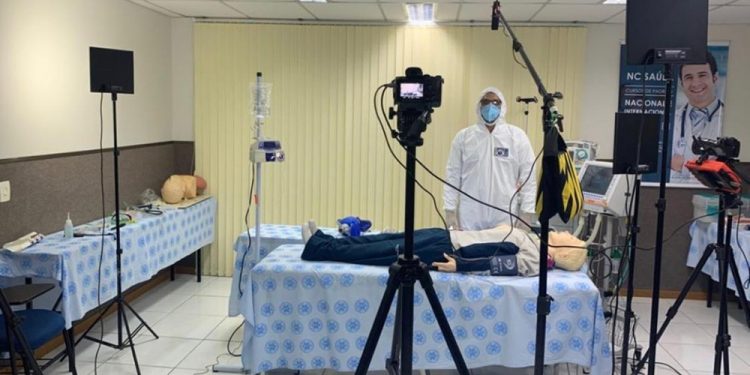 Médicos do Ceará recebem formação para lidar com a pandemia de coronavírus