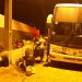 PRF intercepta ônibus clandestino e passageiros passam por inspeção em Lavras da Mangabeira