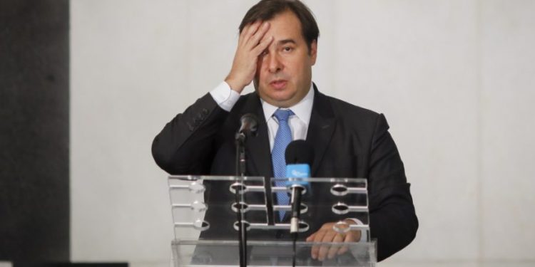 ‘Espero que o presidente não tenha decretado calamidade por nada’, diz Maia