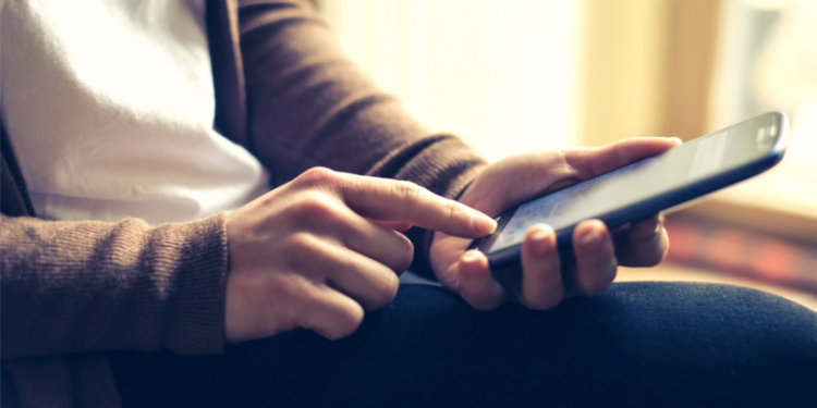 Coronavírus: saiba como limpar seu smartphone