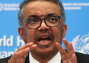 OMS volta a defender isolamento social: ‘é a única opção que temos’