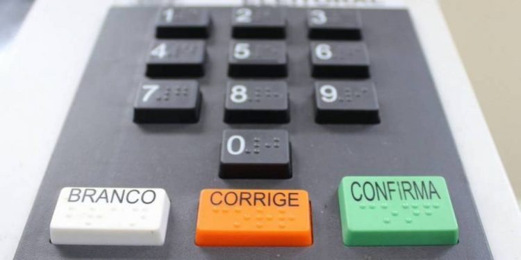 Congresso discute adiar eleições municipais por causa do coronavírus