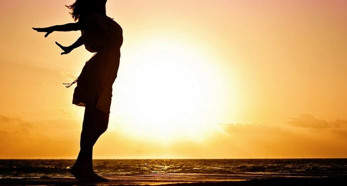 Adão morre… – Por J. Flávio Vieira