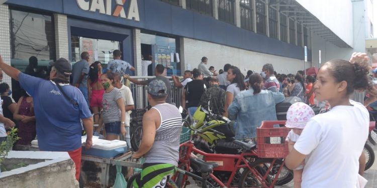 Caixa terá 47 agências abertas no CE neste sábado (25)