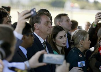 O presidente Jair Bolsonaro na saída do Palácio da Alvorada (Foto: Jorge William/Agência O Globo)