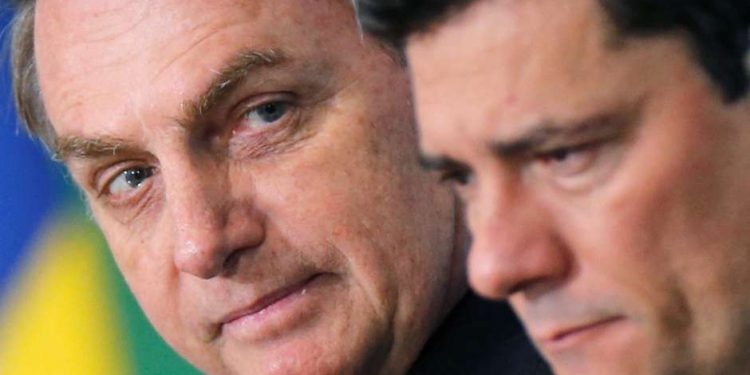 Governo Bolsonaro cometeu crime ao assinar por Moro, diz especialista
