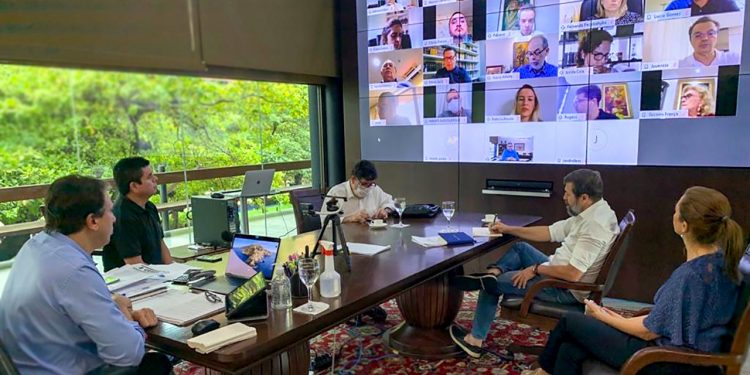 Camilo Santana reúne secretariado e reforça importância da integração no combate ao coronavírus