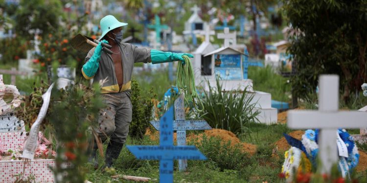 Coronavírus é mais letal entre negros no Brasil, apontam dados da Saúde