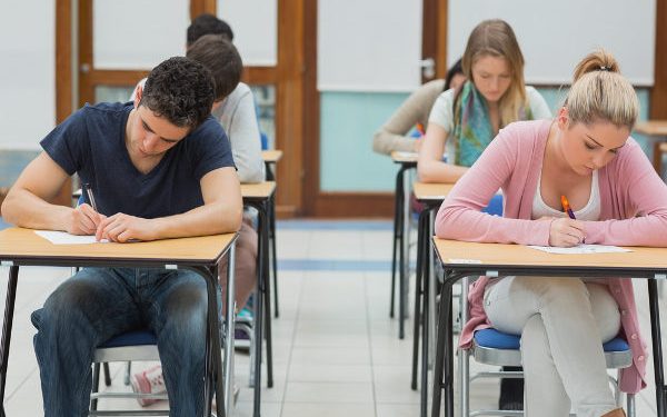 Convocação de concursados e promoções na carreira são suspensas no Ceará