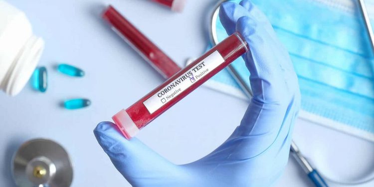 ‘Crianças desenvolvem sintomas mais leves, mas podem se tornar vetores da Covid-19’, alerta infectologista pediátrico