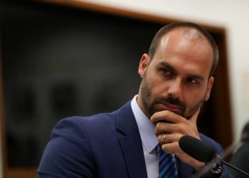 O deputado federal Eduardo Bolsonaro (PSL-SP) durante discussão na Câmara dos Deputados, em Brasília (Foto: Pedro Ladeira /Folhapress)