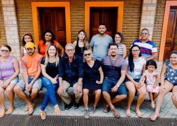 “Agradeço hoje estar vivo por causa dela”, diz mestre Espedito Seleiro sobre a partida da esposa