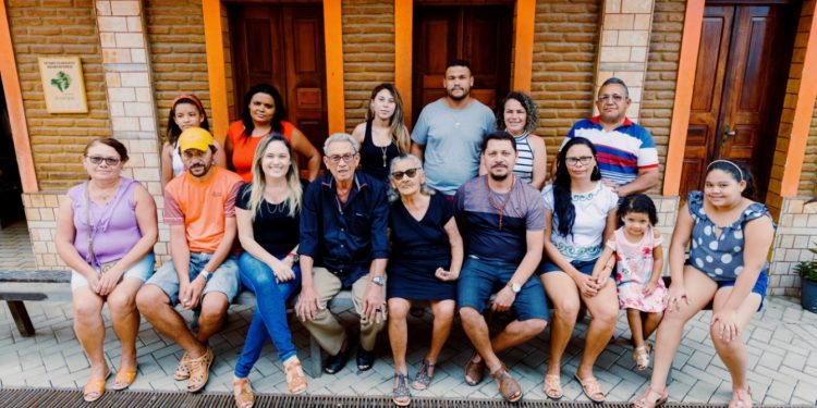 “Agradeço hoje estar vivo por causa dela”, diz mestre Espedito Seleiro sobre a partida da esposa