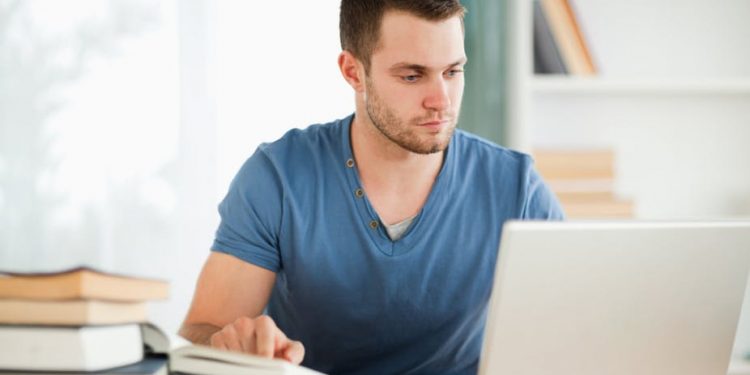 Governo Federal suspende regra de dias mínimos de aulas em escolas, mas mantém carga horária