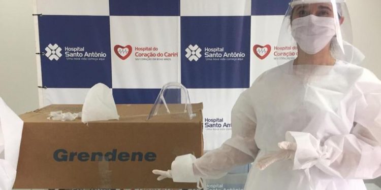 Hospitais Santo Antônio e do Coração recebem doação de EPIs