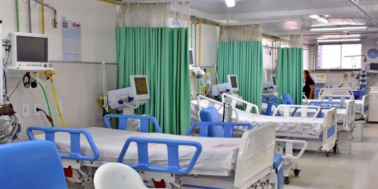 Ceará precisa de mil leitos de UTI em 3 meses para tratar Covid-19