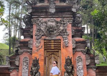 Larissa e outros 120 brasileiros estão retidos na Indonésia (Foto: Arquivo pessoal)