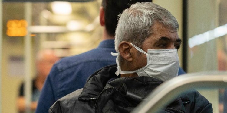 Coronavírus: Brasil tem 188 mortes oficiais em 24 h; casos passam de 30 mil