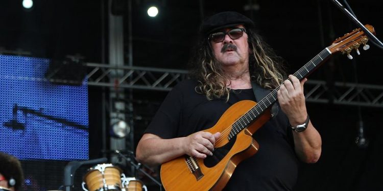 Morre Moraes Moreira, cantor e integrante dos Novos Baianos, aos 72 anos