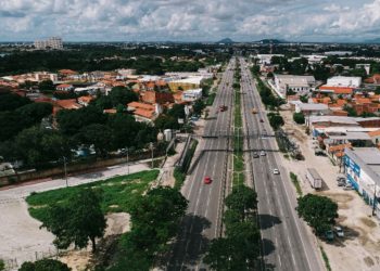 A prorrogação do período de isolamento social por mais 15 dias manteve a circulação de veículos diminuída até a segunda semana de abril (Foto: Paulo Alberto)