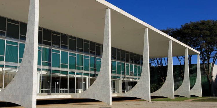 Ministro de Bolsonaro diz que ‘STF é composto de onze ministros filhos da puta’