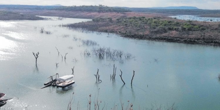Com a instalação dos pequenos reservatórios as grotas, córregos e riachos que antes tinham seu curso voltado para importantes açudes do Estado, foram barrados (Foto: Nilton Alves)