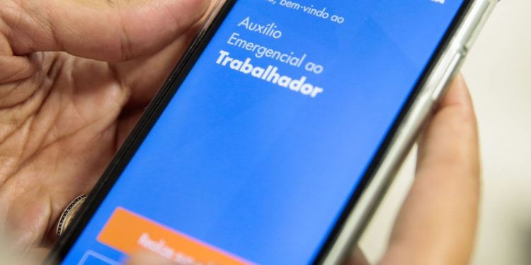 Auxílio Emergencial: Governo começa a pagar a segunda parcela do benefício
