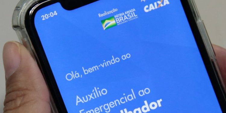 Caixa bloqueia transferência dos R$ 600 para quem recebe pela poupança digital
