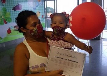 Mãe comemora recuperação da filha após 25 dias internada com Covid-19 (Foto: Arquivo pessoal)
