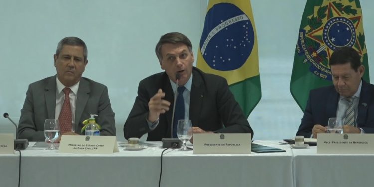 Imprensa internacional repercute vídeo da reunião entre Bolsonaro e ministros