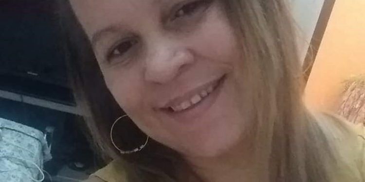 Mulher é morta a tiros dentro de carro de transporte por aplicativo em Juazeiro do Norte; ex é preso