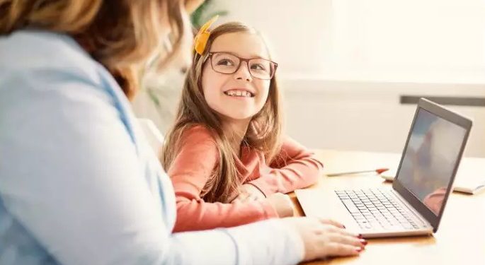 Descubra como estimular o desenvolvimento das crianças em meio à quarentena