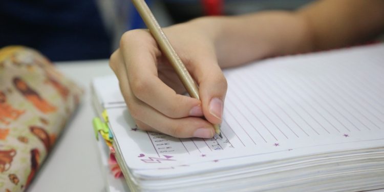 Ação no STF pede suspensão de lei que prevê descontos nas mensalidades de escolas privadas do Ceará