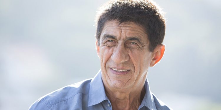 Fagner relembra momentos da infância ao lado do compositor Evaldo Gouveia: ‘é a primeira imagem de música que eu tenho’