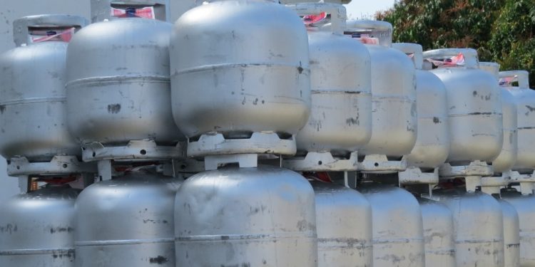 Governo do Ceará vai começar a distribuição do vale-gás em Crato; veja local e datas