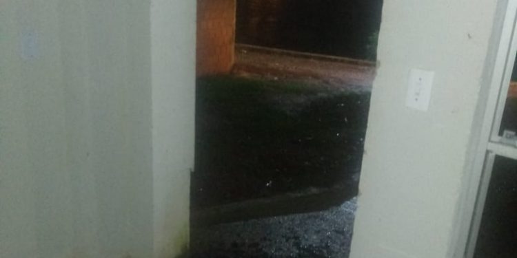 Sede da Prefeitura de Granjeiro é atingida por tiros durante a madrugada