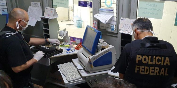 Políticos de Aurora são suspeitos de facilitar saque do auxílio emergencial, diz PF