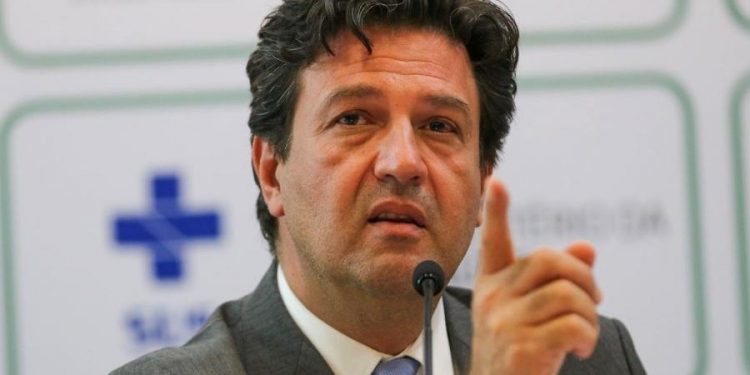 Mandetta diz que Bolsonaro fez “viagem do corona” aos EUA