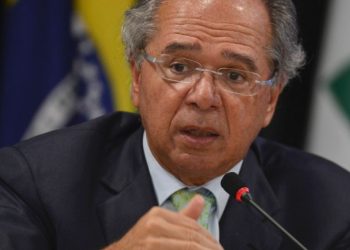 Guedes defende a redução do valor por causa das limitações das contas públicas (Foto: Fabio Rodrigues Pozzebom/Agência Brasil)